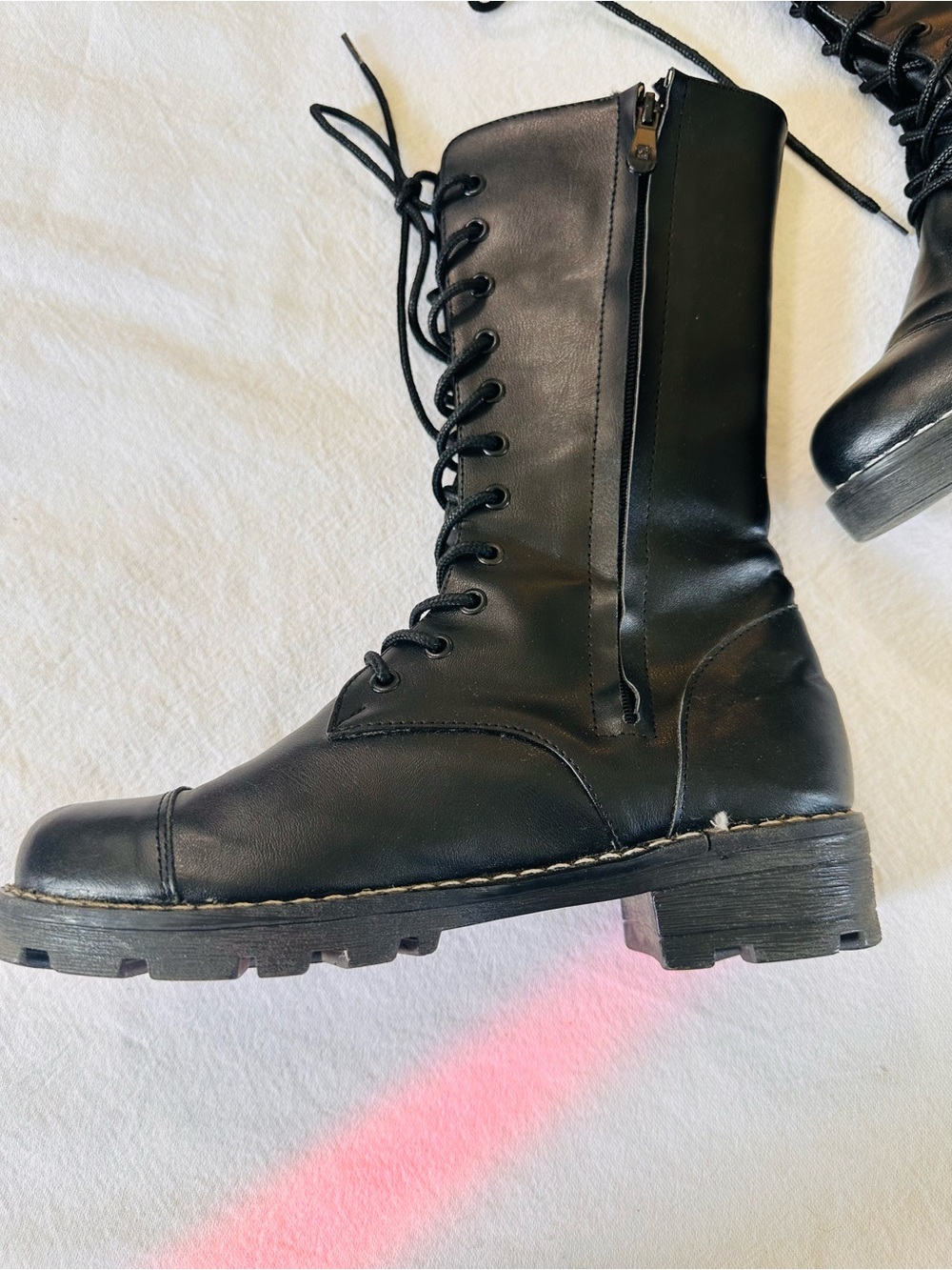 ⭐️ Black Sz 7 Lace-Up Side-Zip Faux Leather Boots Like New - Picture 3 of 10